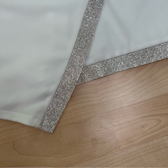 White Homecoming Dress Asymmetrical Cut with Silver Detail Size Medium Juniors - Picture 3 of 7